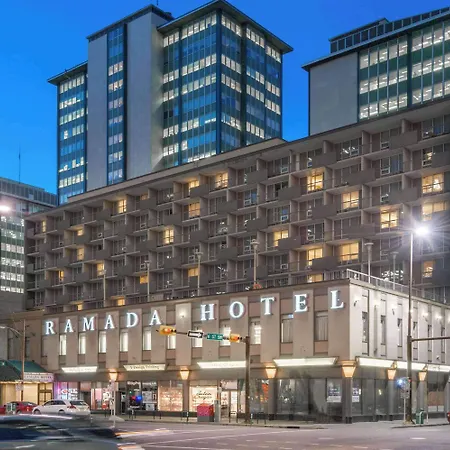 Ramada Plaza By Wyndham Calgary Downtown-3