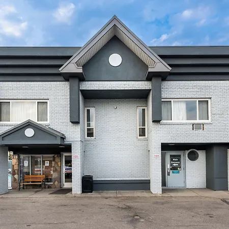 Travelodge By Wyndham Calgary South-2